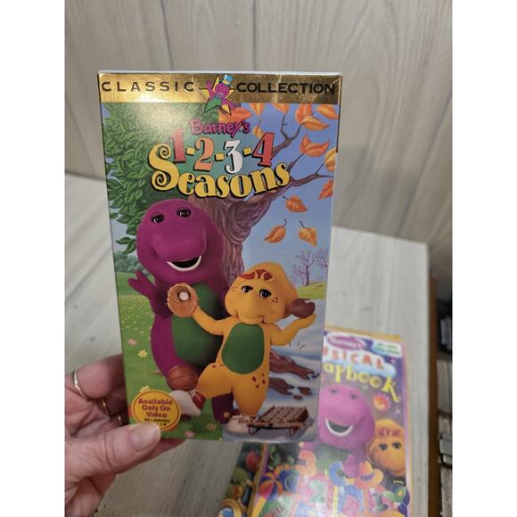 Barney VHS Lot 1 2 3 4 Seasons, All Aboard For Sharing, Musical Scrapbooking - Picture 8 of 11